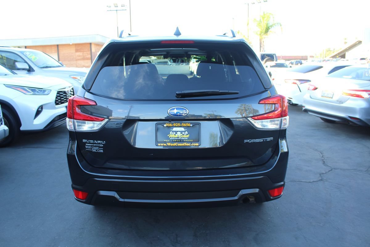 Used 2019 Subaru Forester Premium w/ All-Weather Package AWD/4WD image 6