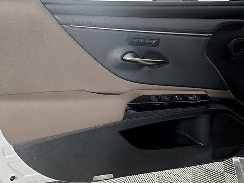 Certified 2024 Lexus ES 250 w/ Premium Package image 14