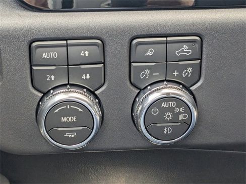 New 2026 GMC Sierra 1500 SLT image 27