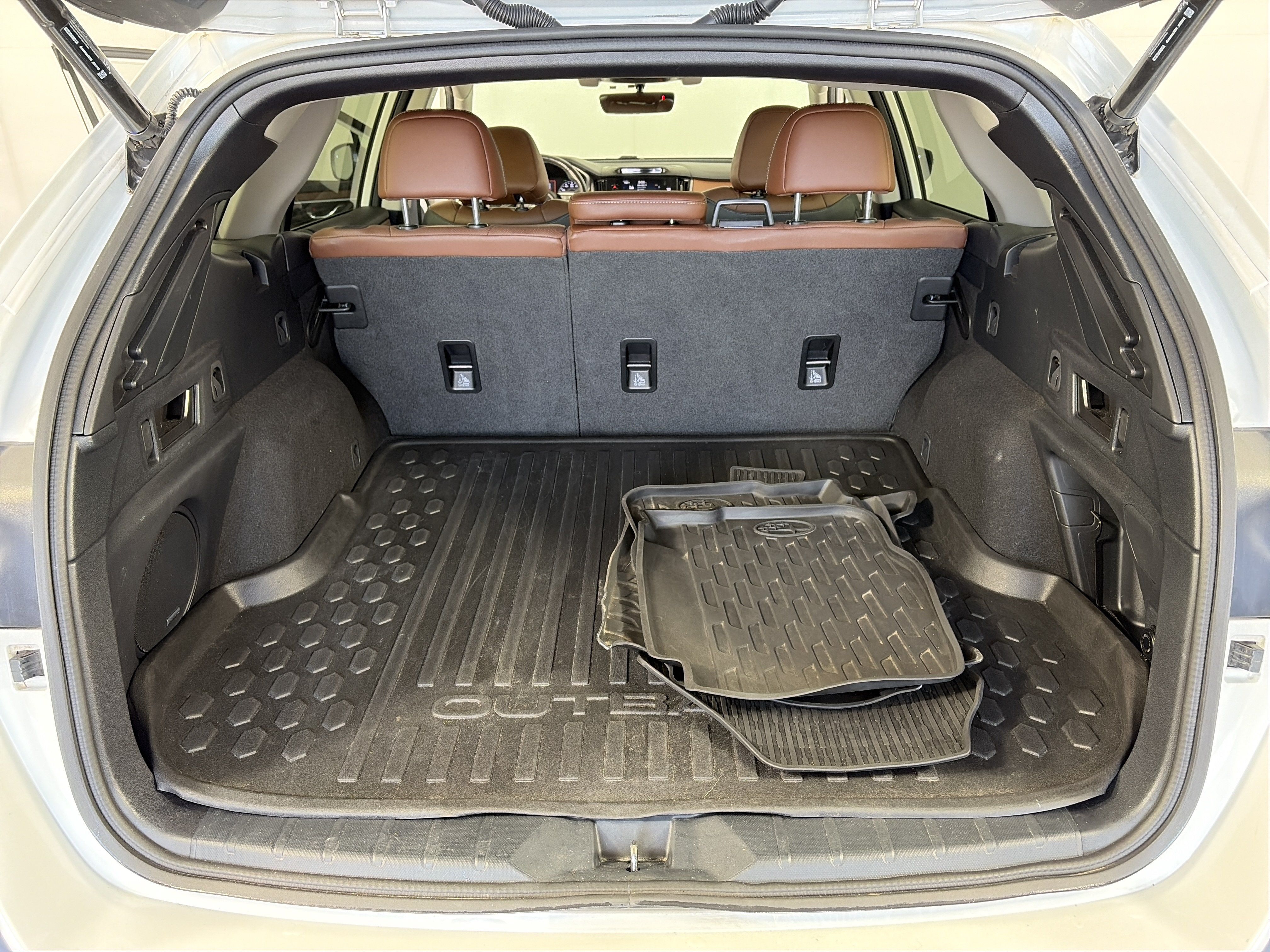 Used 2021 Subaru Outback Touring AWD/4WD image 14