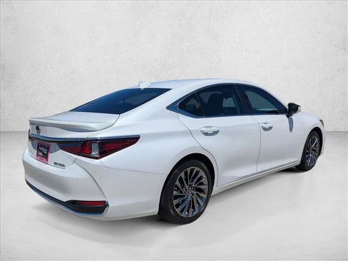 Used 2024 Lexus ES 300h w/ Accessory Package (Z2) FWD image 5