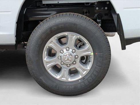 New 2025 RAM 2500 Big Horn AWD/4WD image 10