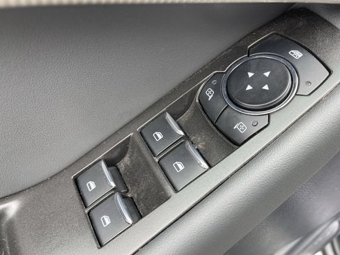 Used 2025 Ford Explorer Active AWD/4WD image 13