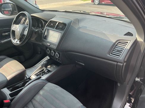 Used 2018 Mitsubishi Outlander Sport SE FWD image 22