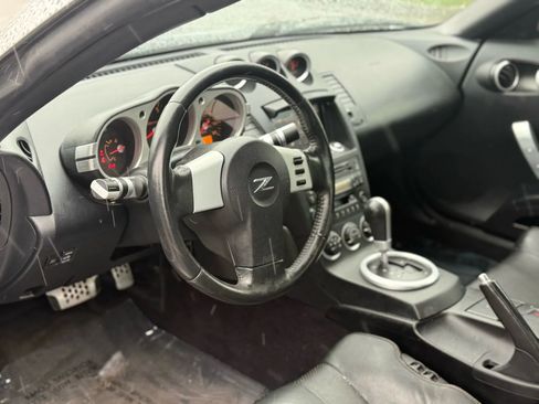Used 2004 Nissan 350Z Touring image 22