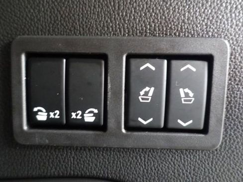 Used 2020 Cadillac Escalade Luxury image 24