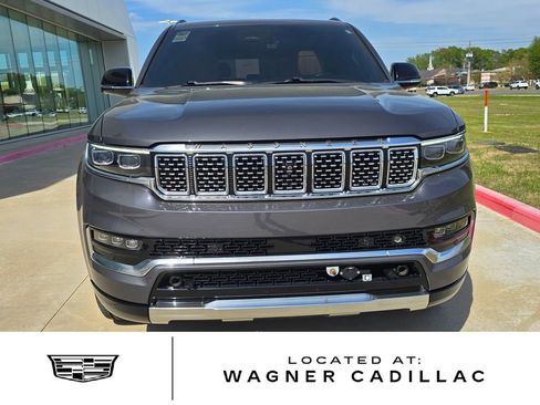 Used 2023 Jeep Grand Wagoneer Series III image 9