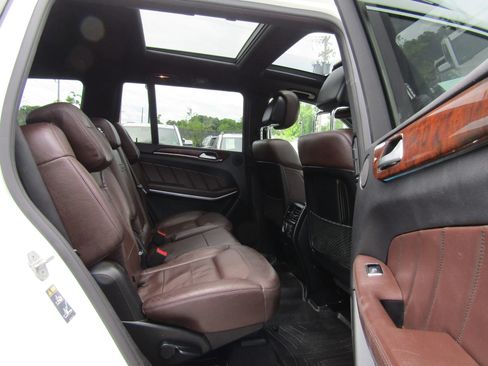 Used 2015 Mercedes-Benz GL 550 4MATIC image 20