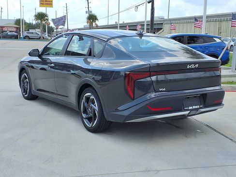 Used 2025 Kia K4 EX FWD image 2