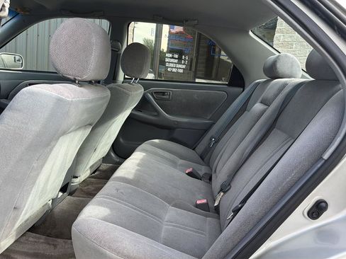 Used 2000 Toyota Camry CE FWD image 14