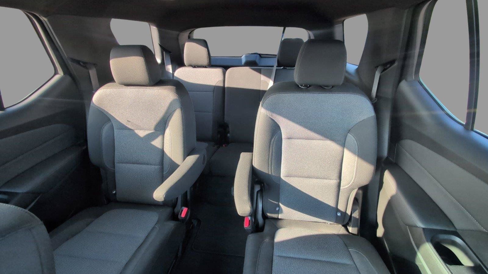Used 2023 Chevrolet Traverse LT FWD image 31