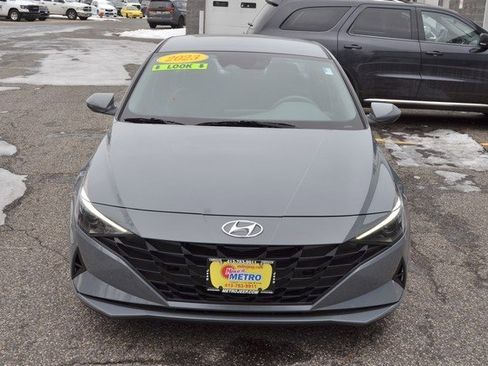 Used 2023 Hyundai Elantra Blue image 3