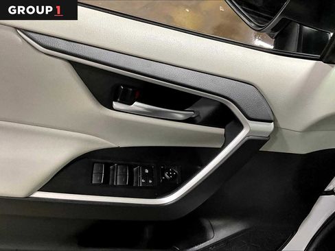 Used 2025 Toyota RAV4 XLE w/ Convenience Package image 36