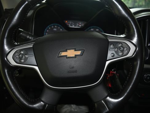Used 2020 Chevrolet Colorado LT image 12