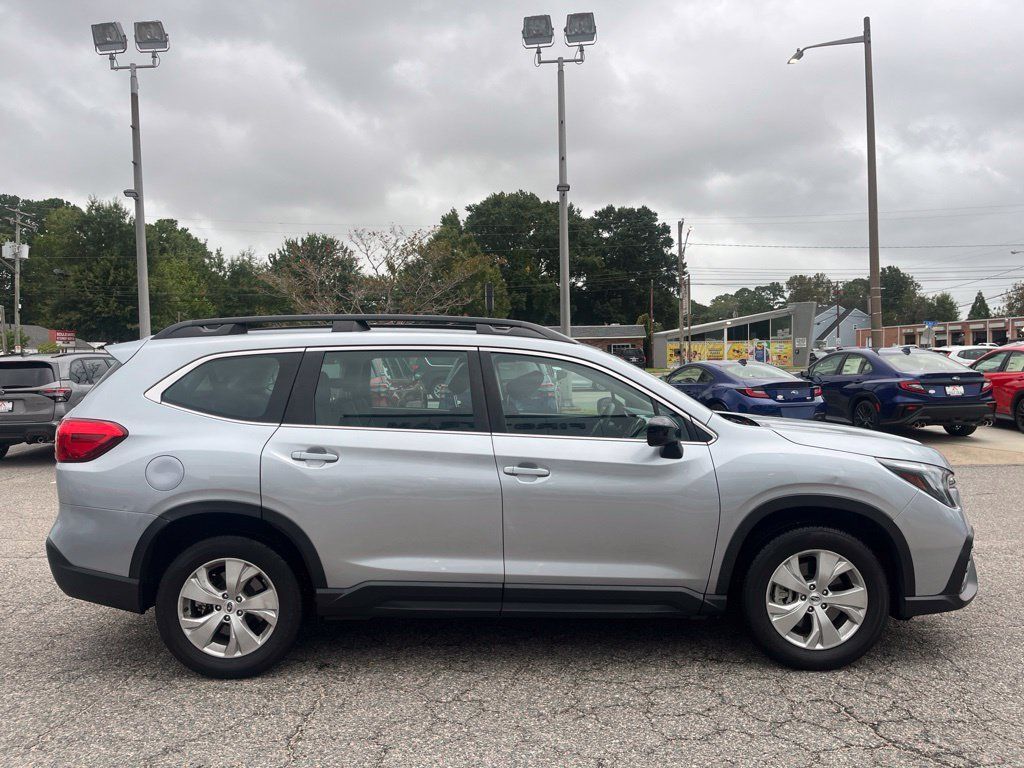 Used 2023 Subaru Ascent 8-Passenger AWD/4WD image 3