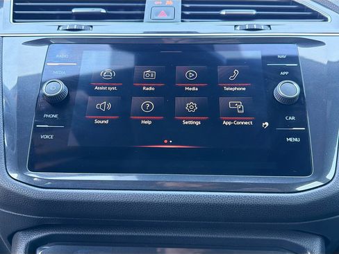 Used 2023 Volkswagen Tiguan SEL R-Line image 31