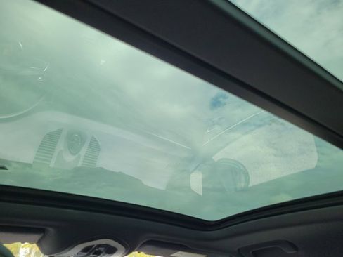 Used 2024 Porsche Macan Turbo image 15