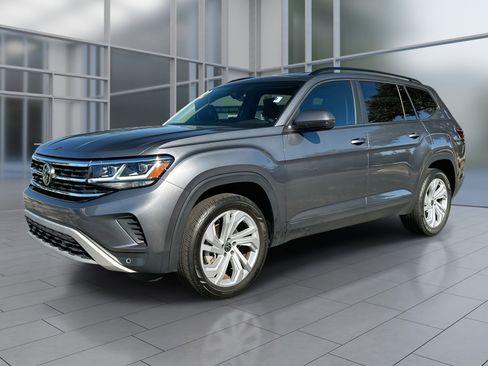 Used 2022 Volkswagen Atlas SE image 2