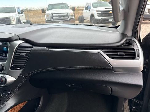 Used 2018 Chevrolet Suburban Premier AWD/4WD image 19
