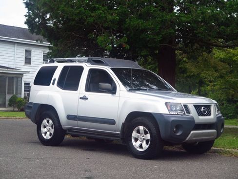 Used 2011 Nissan Xterra S w/ 4X4 Value Package image 6