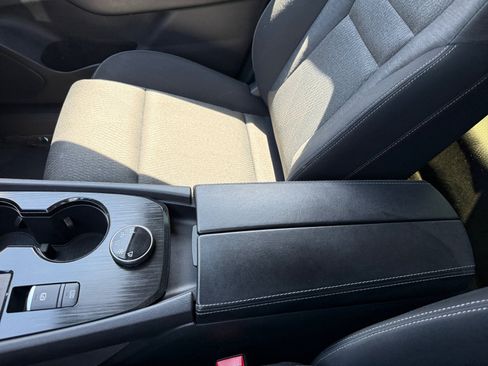 Used 2024 Nissan Rogue SV AWD/4WD image 14