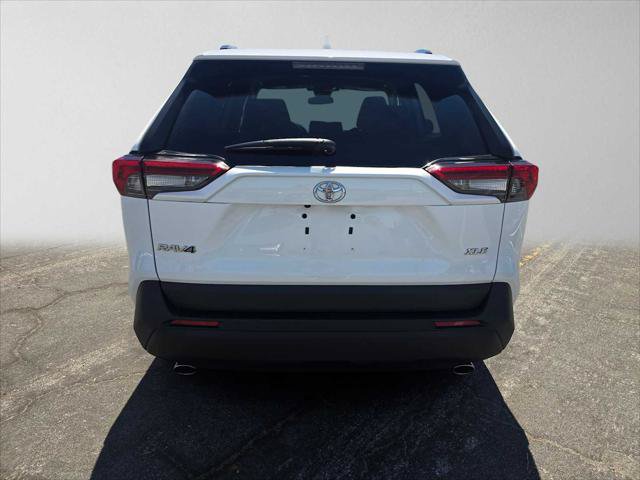Used 2024 Toyota RAV4 XLE FWD image 4