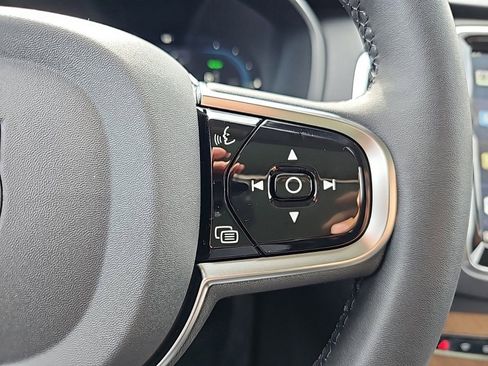 New 2024 Volvo XC90 T8 Plus w/ Protection Package Premier image 32