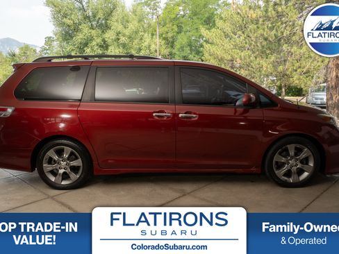 Used 2014 Toyota Sienna SE FWD image 1