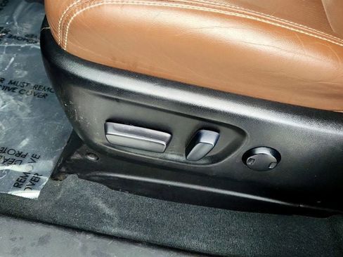 Used 2020 Toyota Sienna Limited Premium image 12