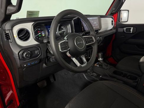 Certified 2025 Jeep Wrangler Unlimited Sahara w/ Safety Group image 20