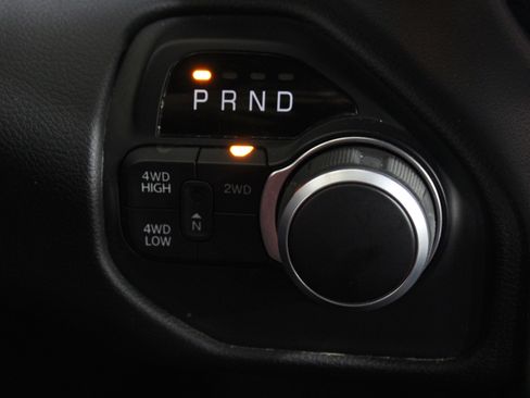 Used 2024 RAM 2500 Big Horn w/ Sport Appearance Package image 18