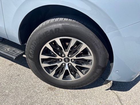 Used 2025 Ford Expedition Max Platinum image 40