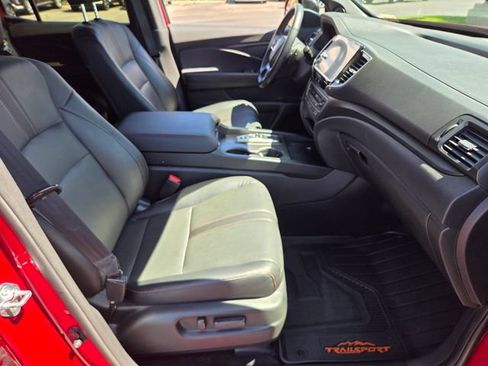 Used 2025 Honda Ridgeline TrailSport image 16