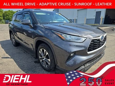 Used 2020 Toyota Highlander XLE AWD/4WD image 1