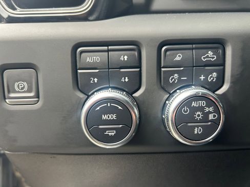 Used 2024 GMC Sierra 2500 AT4 w/ AT4 Premium Plus Package AWD/4WD image 20
