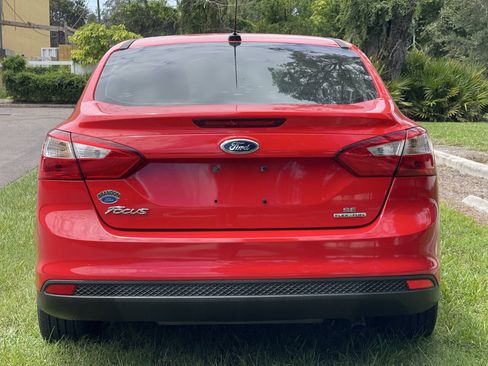 Used 2014 Ford Focus SE FWD image 25