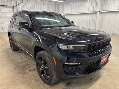 Used 2024 Jeep Grand Cherokee Limited w/ Black Appearance Package
