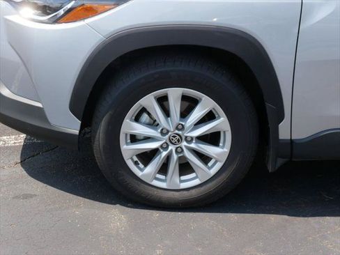 Certified 2025 Toyota Corolla Cross LE AWD/4WD image 8