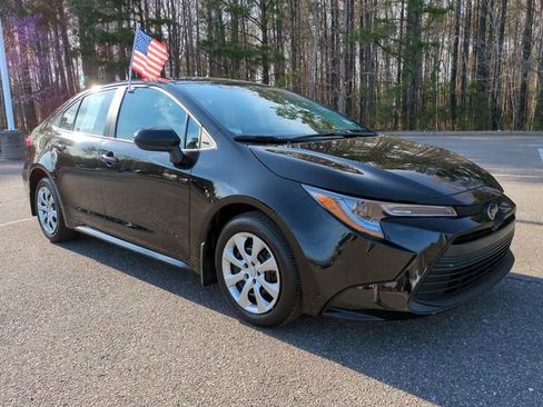 Used 2026 Toyota Corolla LE image 2