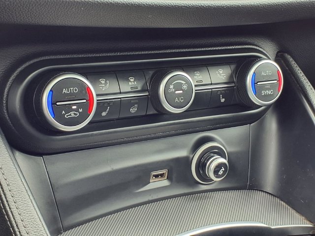 Used 2024 Alfa Romeo Stelvio Ti AWD/4WD image 14