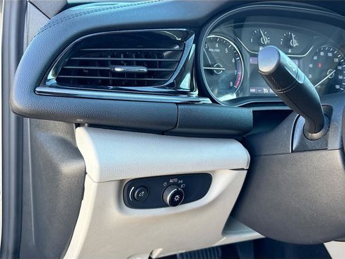 Used 2019 Buick Regal Preferred w/ Sights and Sounds Package image 11