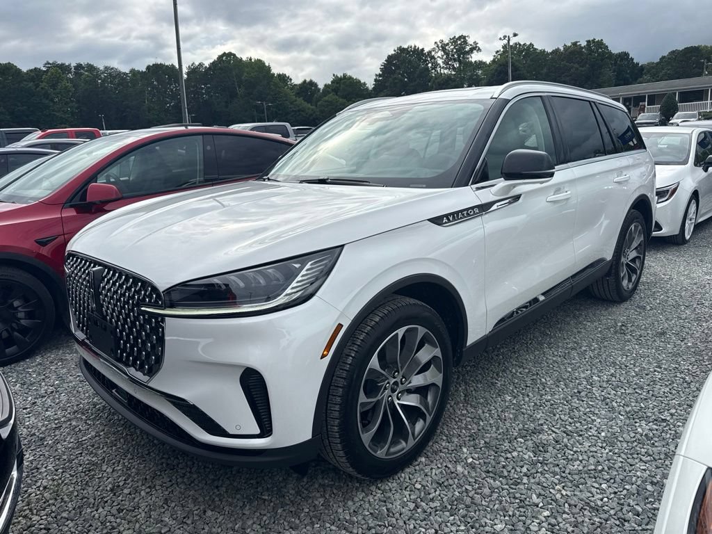Used 2026 Lincoln Aviator Reserve AWD/4WD image 1