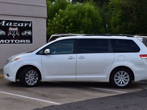 Used 2013 Toyota Sienna Limited w/ Premium Pkg FWD image 3