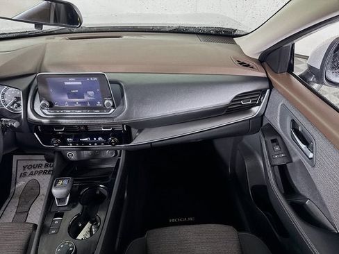 Used 2021 Nissan Rogue SV image 18