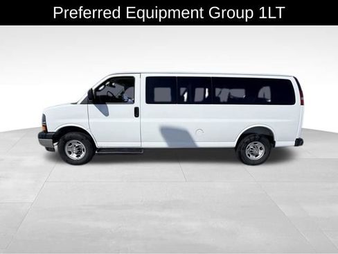 Used 2025 Chevrolet Express 3500 LT w/ LT Preferred Equipment Group RWD image 4