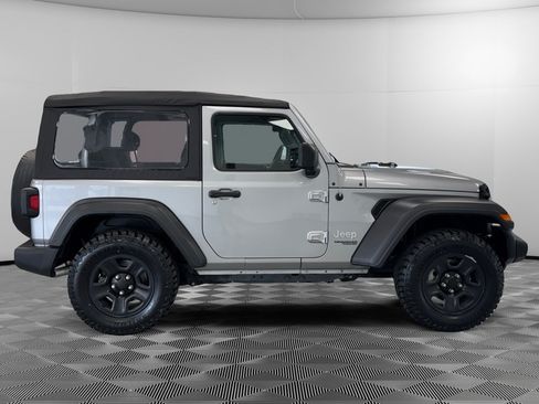 Used 2019 Jeep Wrangler Sport AWD/4WD image 9