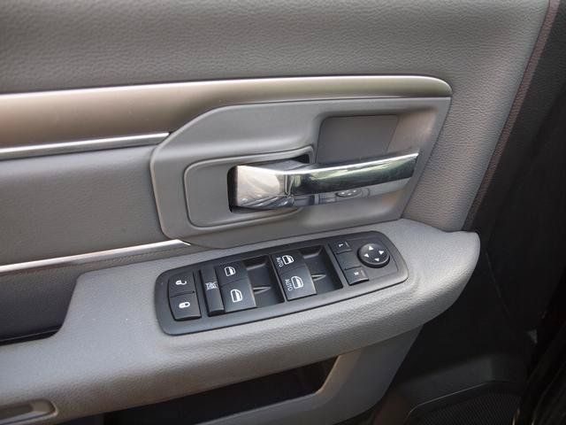 Used 2015 RAM 1500 Classic SLT AWD/4WD image 8