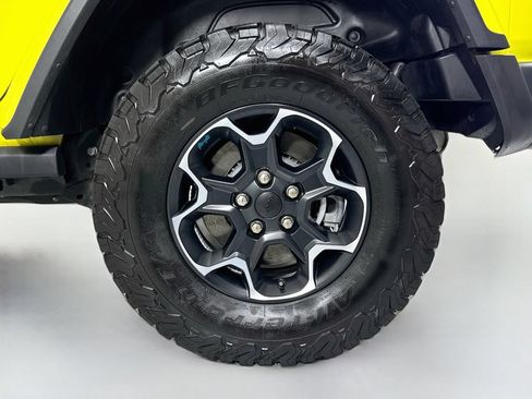 Used 2023 Jeep Wrangler Unlimited Rubicon 4xe w/ Cold Weather Group AWD/4WD image 11