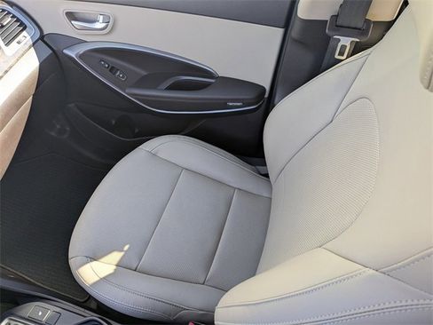 Used 2017 Hyundai Santa Fe Sport image 19