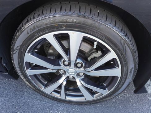 Used 2016 Nissan Maxima Platinum image 38